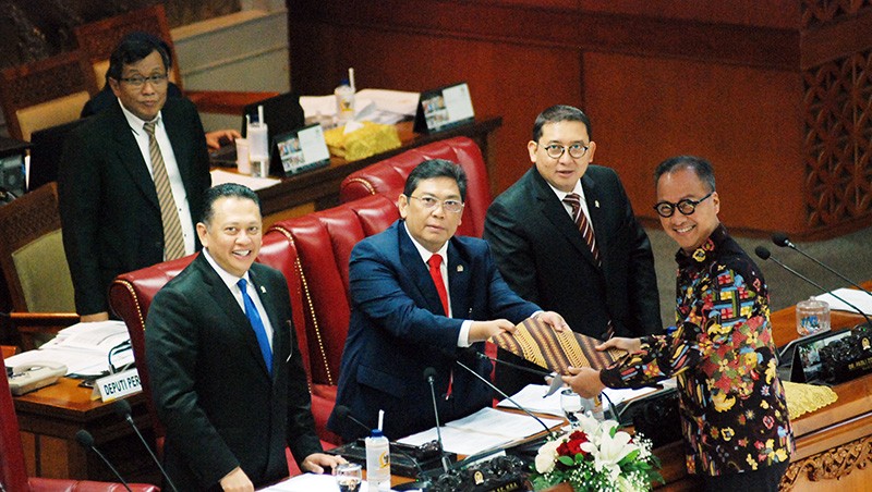 DPR Syahkan RUU Pekerja Sosial