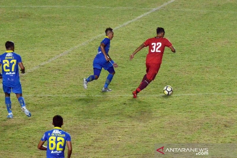Laga Persahabatan, Persib Kalahkan Persis 2-0