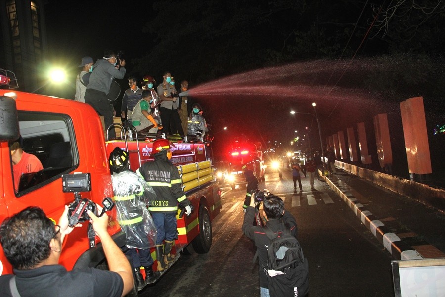 Subang, Upaya Mempertahan kan Zerro Covid-19, Secara Maraton Lakukan Penyemprotan Disinspektan 