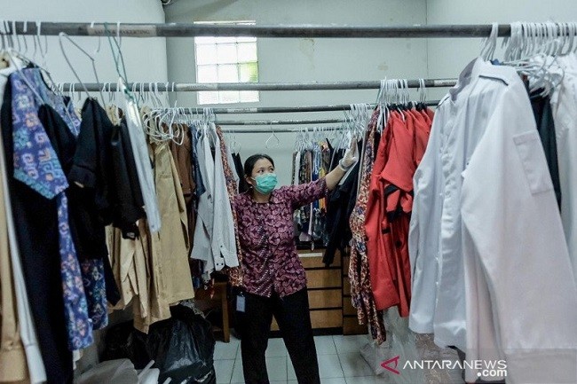 Berkesempatan Layani Tenaga Medis, Para Pekerja Hotel Ini Mengaku Bangga