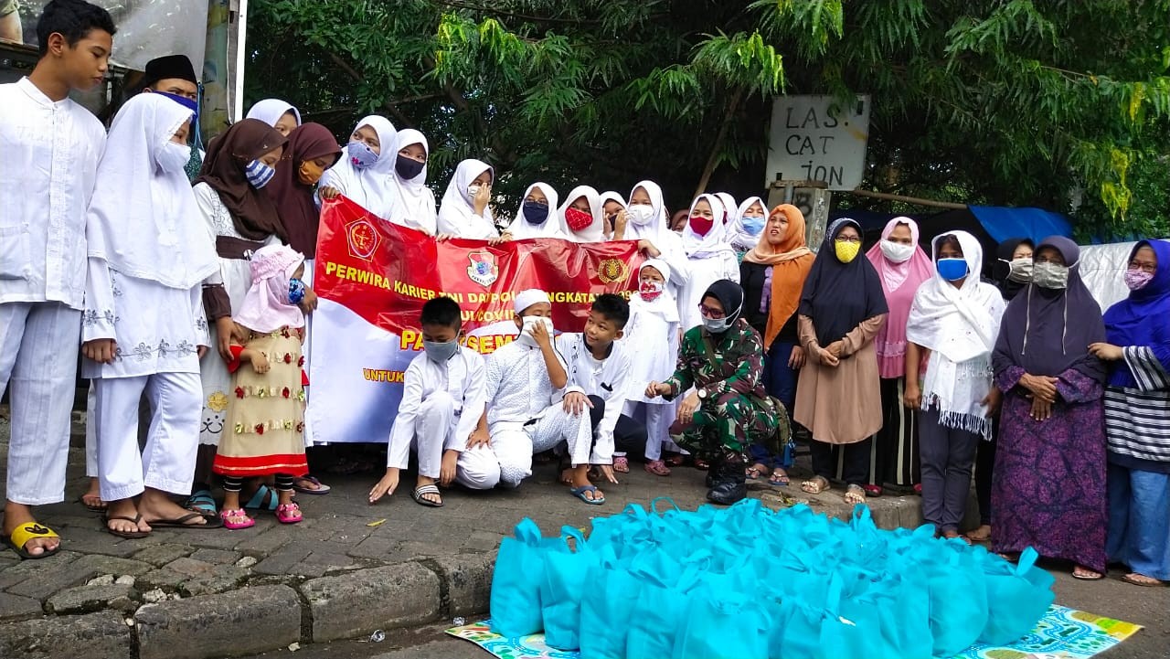 Peduli Kemanusiaan, Pakati 96 Bagikan Paket Sembako Gratis