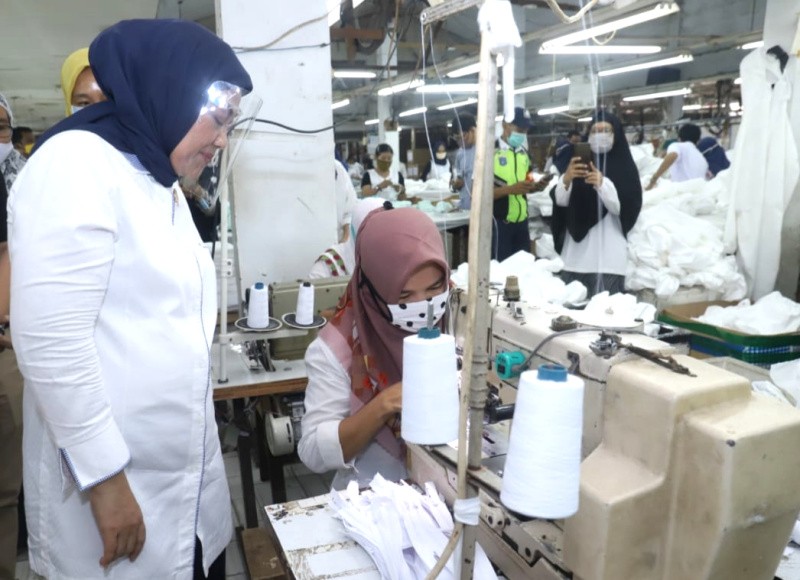 Menaker Ingatkan Pengusaha Utamakan Perlindungan Pekerja Perempuan