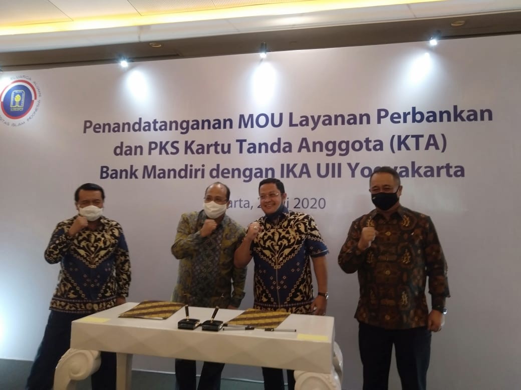IKA UII Tandatangani Kerjasama Pembuatan KTA dengan PT. Bank Mandiri Tbk