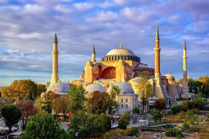 Menyikapi Hagia Sofia dengan Bijak