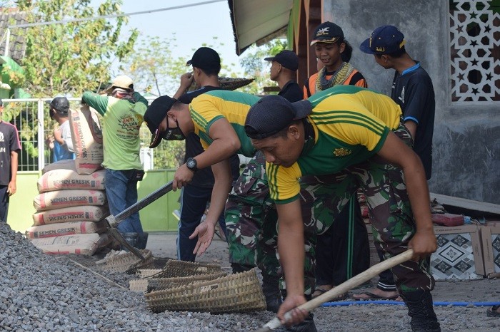 Akhir Pekan Penuh Berkah Laskar Cupu Manik Kerja Bakti di Pondok Pesantren