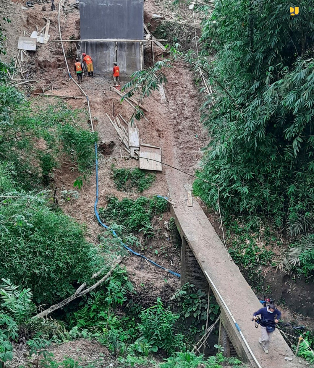 Permudah Mobilitas Warga, Kementerian PUPR Bangun Jembatan Gantung di Banten