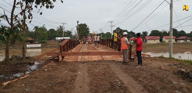 Kementerian PUPR dan TNI Rampungkan Pemasangan Jembatan Bailey Tabunio II untuk Lalu Lintas di Kalsel