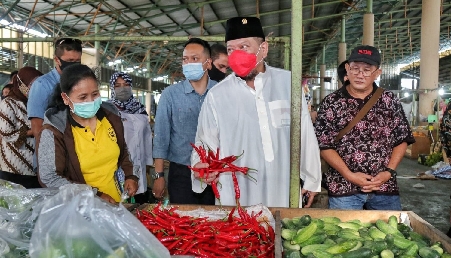 Pasar Tradisional Mulai Bergeliat, Ketua DPD RI Minta Prioritas Vaksin ke Pedagang