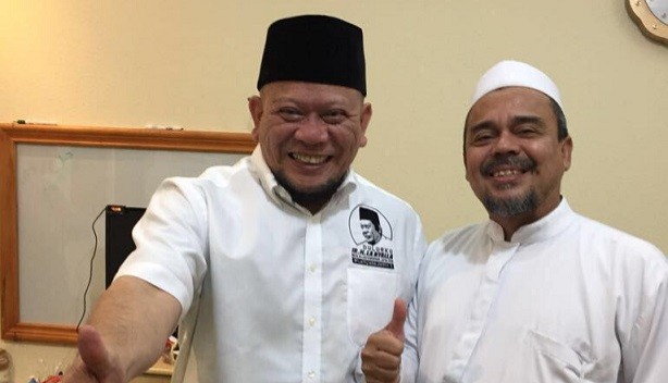 Ketua DPD RI Ikut Tandatangani Penghargaan Untuk Habib Rizieq