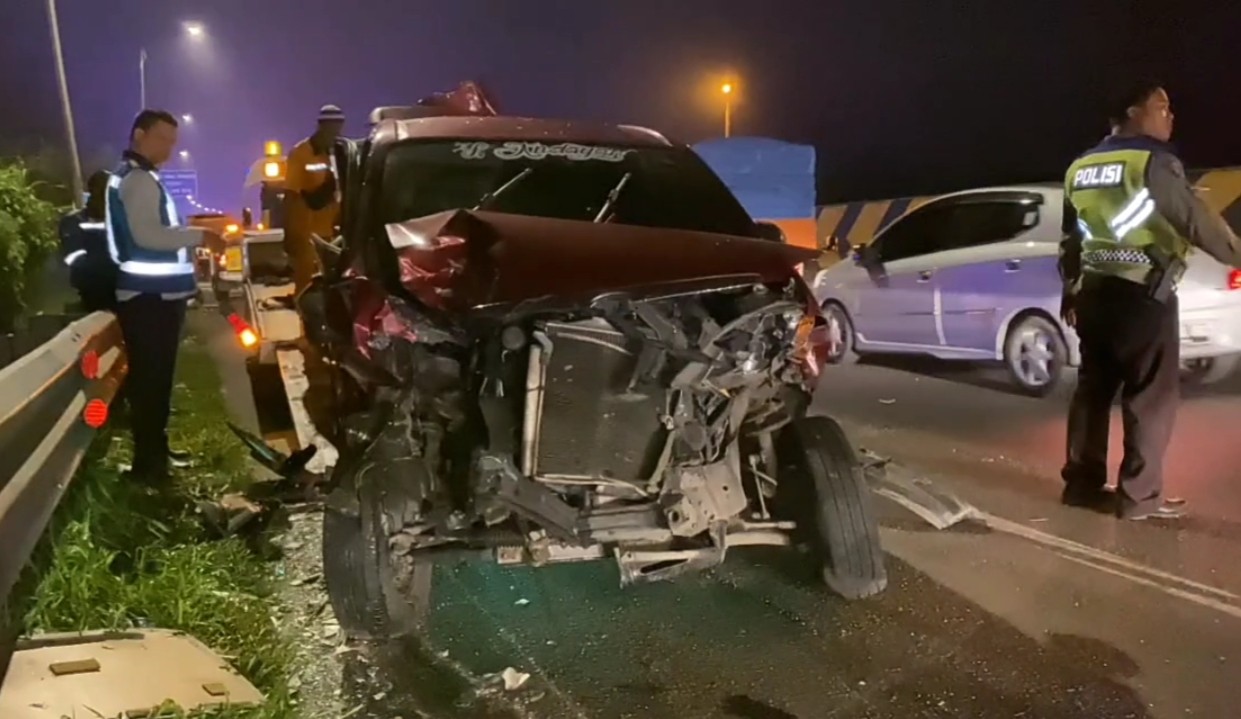 Tabrakan Beruntun di Tol Cipularang, Belasan Orang Luka-luka