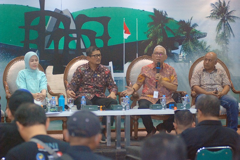 Dialektika Demokrasi Dengan Tema “Aturan Social Commerce dan Nasib UMKM”