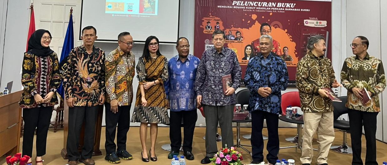Buku Mengurai Benang Kusut Keadilan Perkara Barnabas Suebu, Masukkan Presiden Rehabilitasi Barnabas