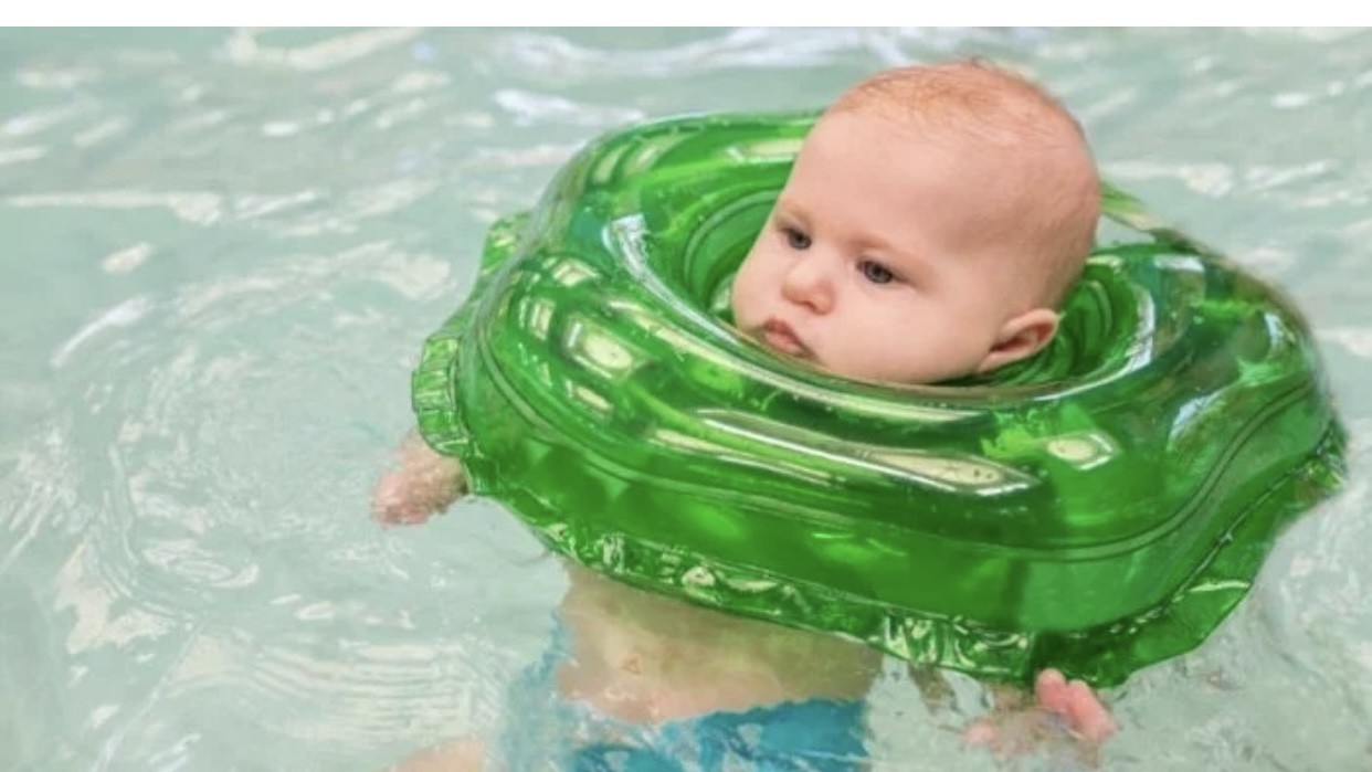 Penggunaan Pelampung Leher pada Bayi Berbahaya, Mitos atau Fakta?