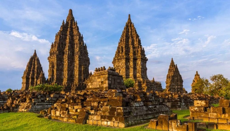Sejarah Mataram Kuno Pernah Terjadi Perang Saudara Menyangkut Agama, Sebagai Bahan Refleksi Indonesia Kedepan.