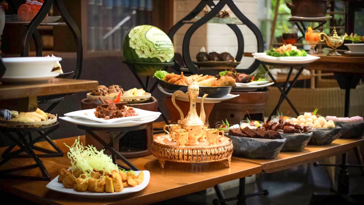 Mercure Surabaya Grand Mirama Berikan Tiket Umroh Gratis dalam Meriahkan Bukber Ramadan