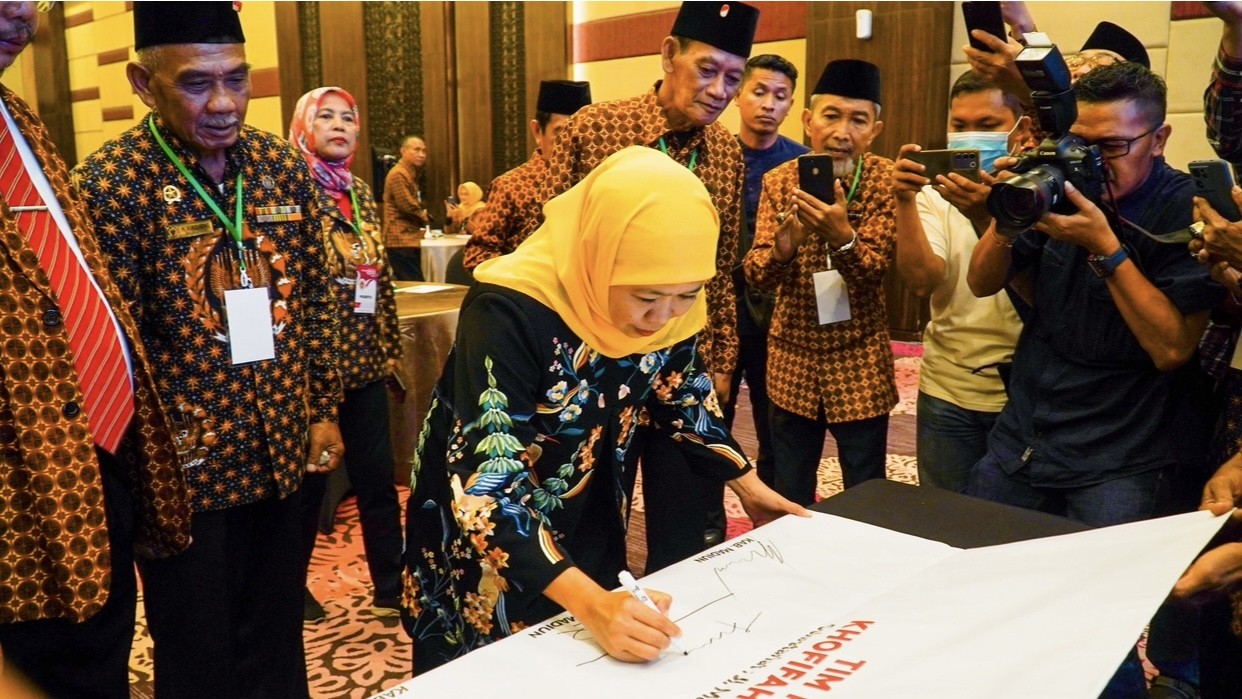 DHD 45 Bubuhkan Tanda Tangan Dukungan untuk Khofifah Maju Kembali di Pilgub Jatim 2024