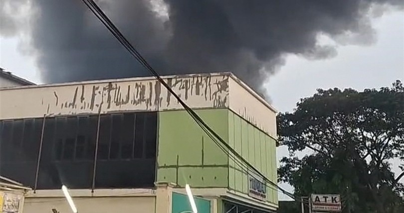 Pabrik Kimia di Karawaci Terbakar Akibat Percikan Api Mesin