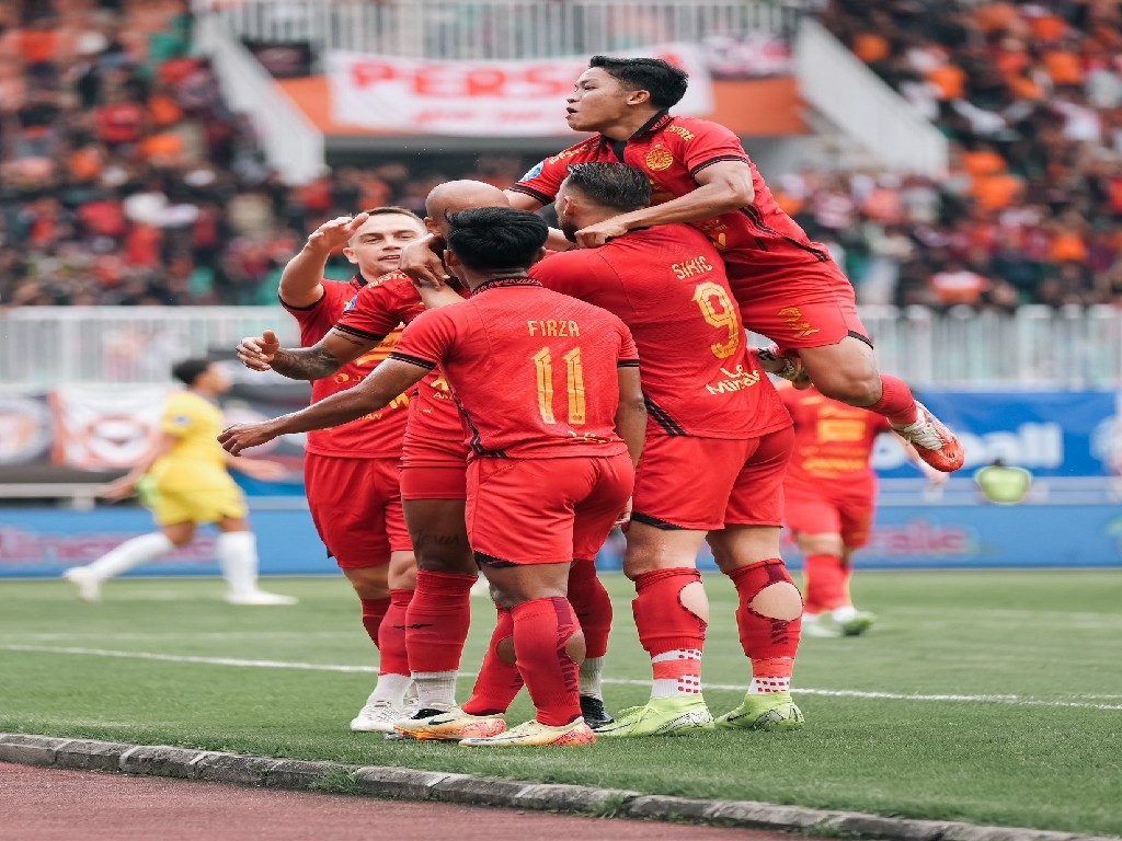 Duet Striker Gacor, Persija Tumbangkan Persik di Stadion Pakansari