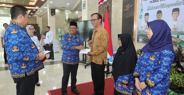 Sambut Hari Raya, Korpri Setjen DPD RI Serahkan 1001 Bingkisan  Lebaran