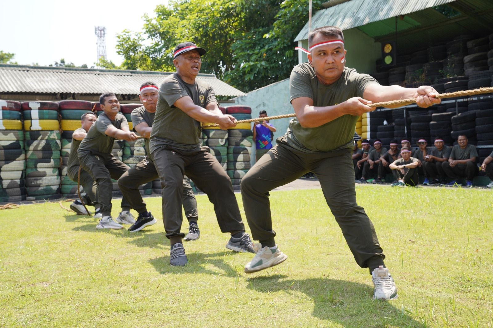 Korem 084/Bhaskara Jaya Gelar Olahraga Bersama dan Lomba Tradisional Sambut HUT ke-80 RI