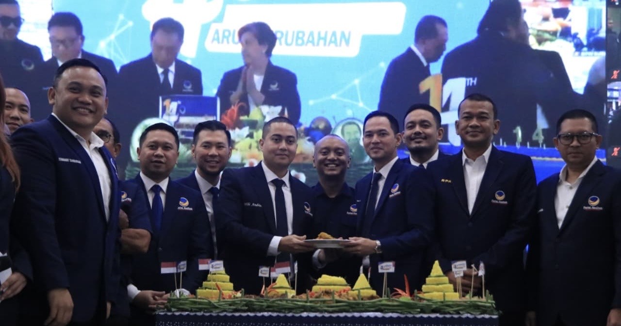Rayakan HUT ke-14, NasDem Jakarta Berangkatkan 5 Kader Umroh Gratis