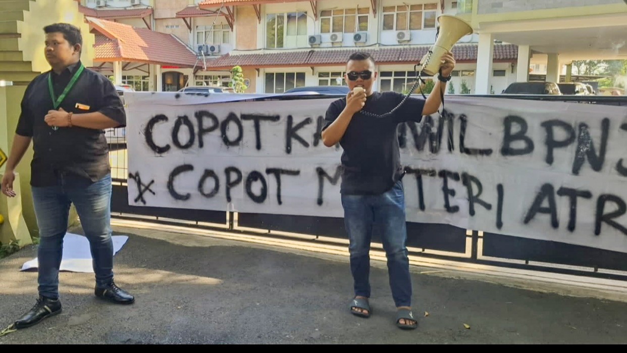 Aksi BADKO HMI Jatim di Kanwil BPN : Tuntut Pembenahan Birokrasi dan Hentikan Pungutan Liar!