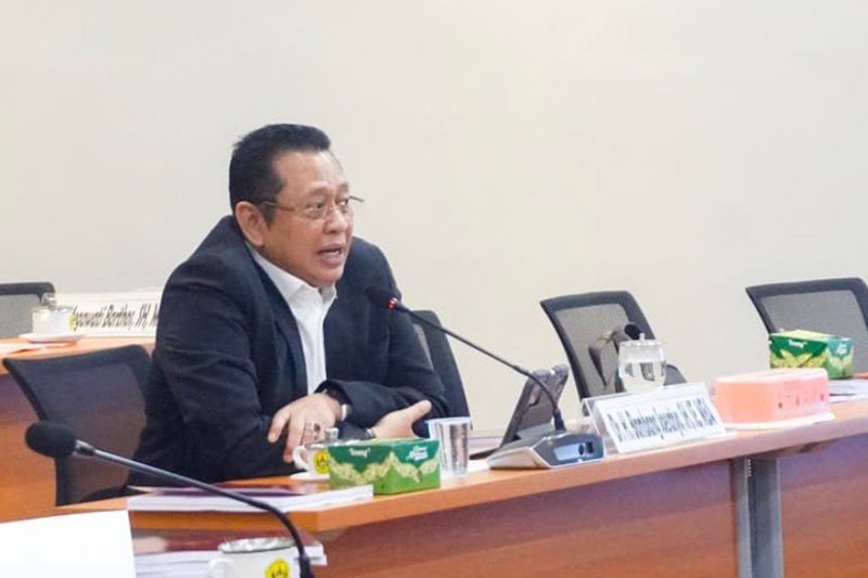 Uji Sidang Proposal Disertasi Hukum, Bamsoet Ingatkan Kepastian Hukum Kunci Keberhasilan Proyek Pemerintah