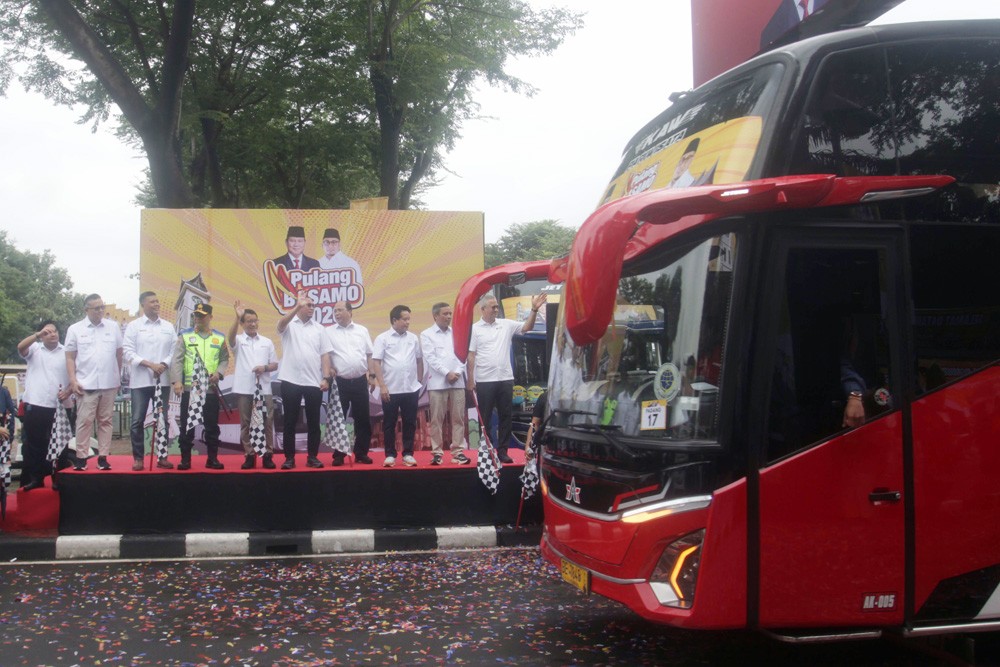 Andre Rosiade Lepas Mudik “Pulang Basamo 2026” Gratis, Berangkatkan 250 Bus ke Sumbar