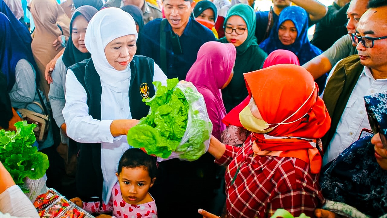Khofifah Gelar Pasar Murah di Jemur Wonosari, Bantu Masyarakat dengan Harga Terjangkau