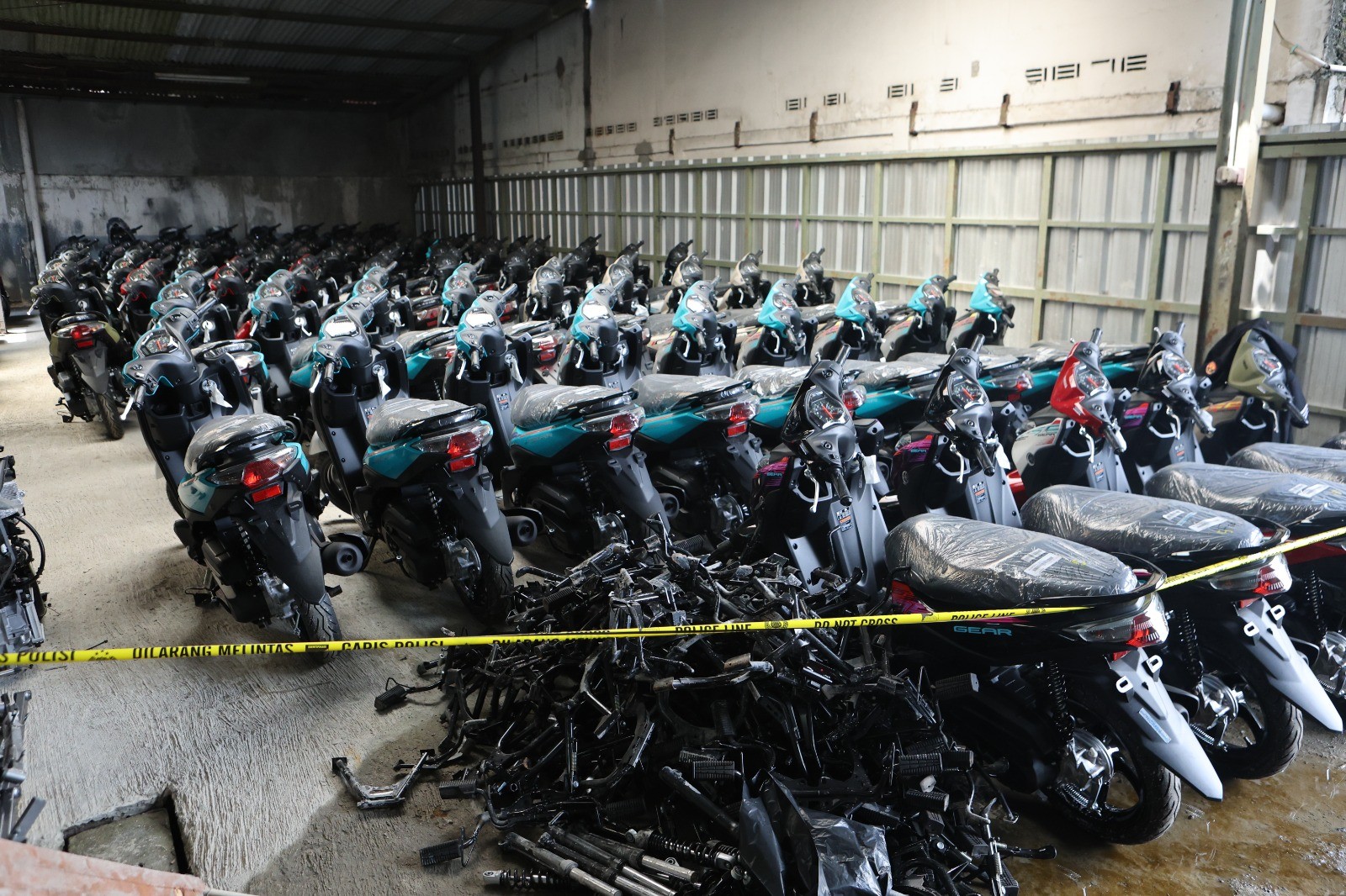 Diduga untuk Ekspor Ilegal, Polda Metro Bongkar Gudang Ribuan Motor di Kebayoran Lama 