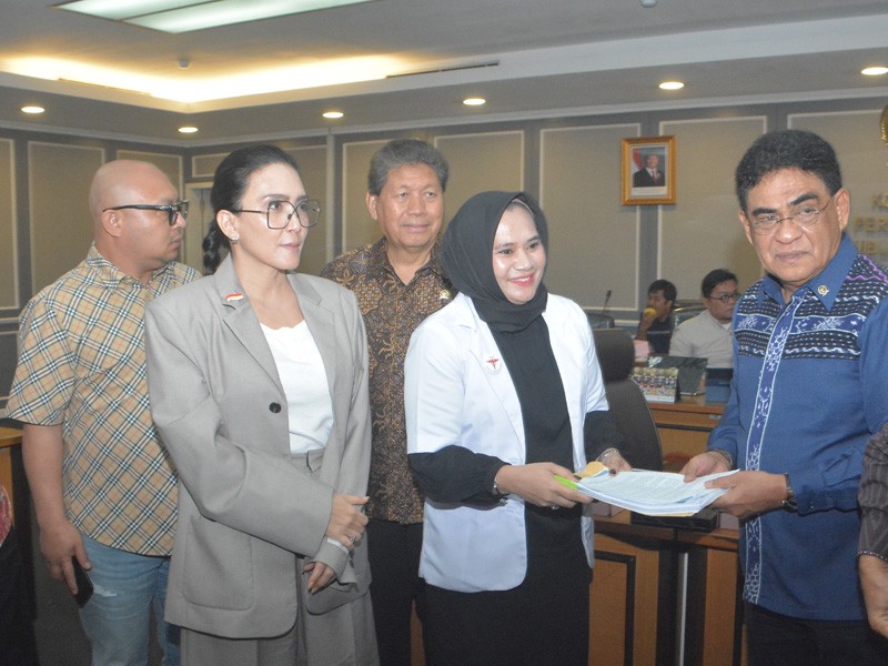 Komanas Ham Dampingi Dokter Muda Mengadu Ke DPR