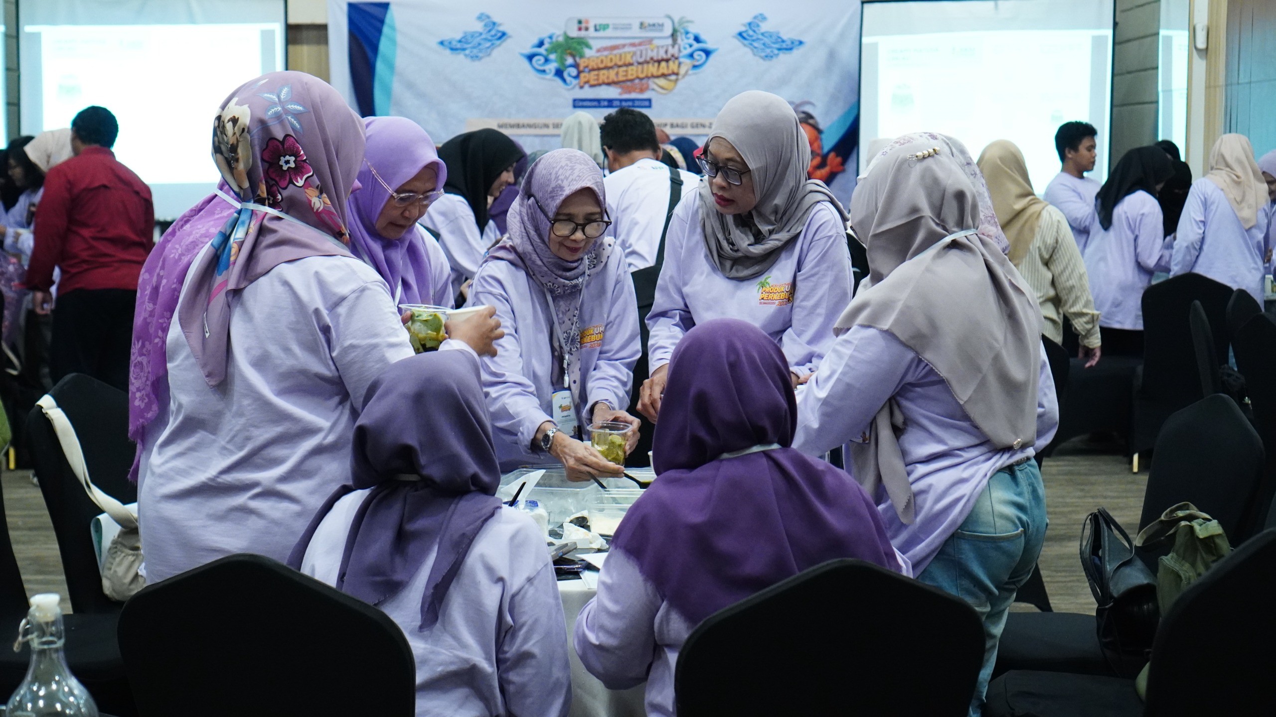 Limbah Menjadi Berkah: 100 Pelaku UMKM Perkebunan Belajar Inovasi dan Pemasaran Digital Bersama Politeknik LPP dan BPDP