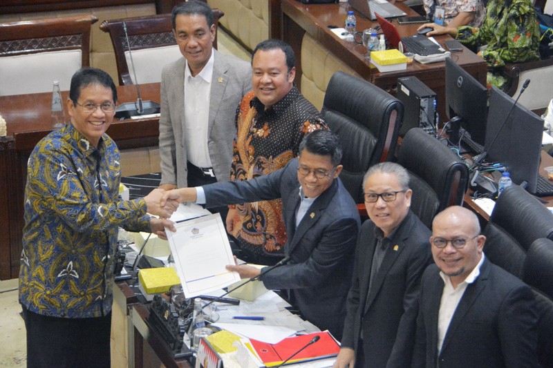 Pemerintah dan Komisi XI DPR Sepakati RUU PFII Menjadi UUD