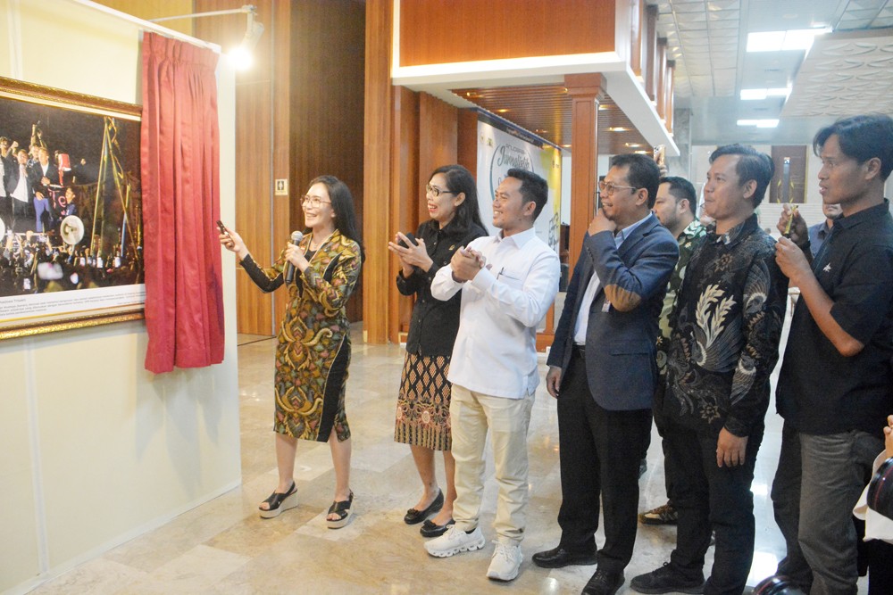 Wartawan Foto Parlemen  Gelar Pameran Foto Warna-Warni #16 Tahun 2026