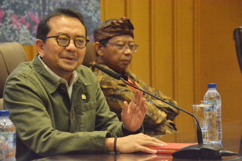 Dialektika Demokrasi tema: “Gempa NTT: Antara Geologi, Kebijakan, dan Nasib Warga”