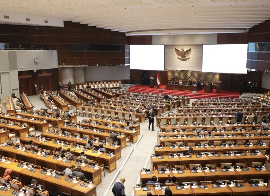 Survei Indikator: DPR Jadi Lembaga Paling Tidak Dipercaya Masyarakat