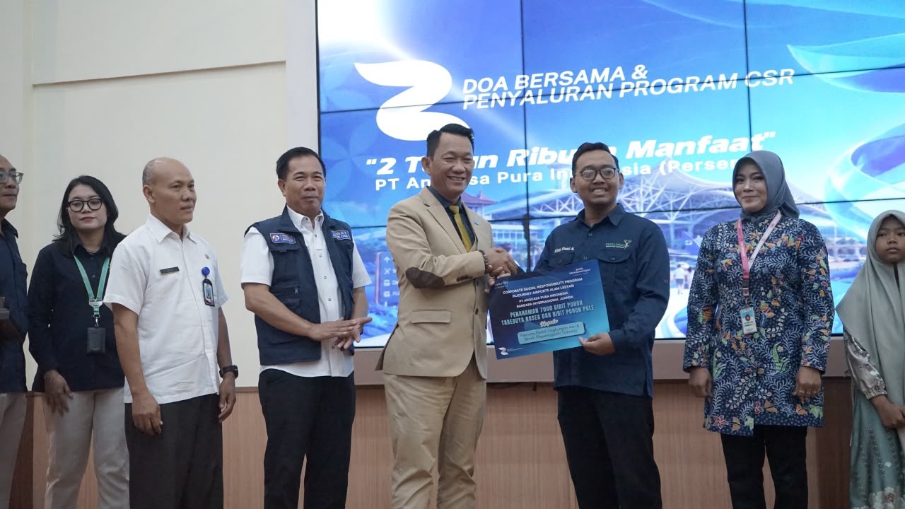 HUT ke-2 Angkasa Pura, Bandara Juanda Salurkan Bantuan Sembako, Santunan Anak Yatim dan Tanam 7.000 Bibit Pohon