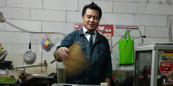 Kang Eko Pelayan Bak Di Bintang Lima