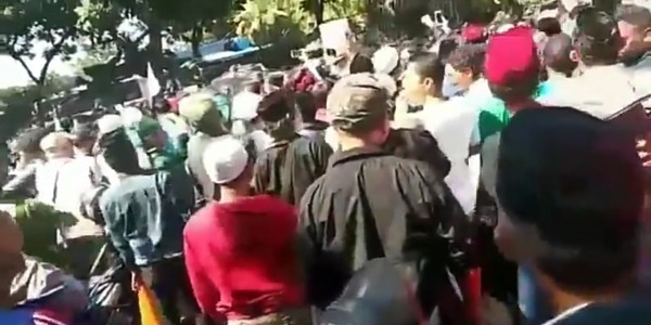 Demo Anies, Abu Janda Cs Diteriaki nasi bungkus ......