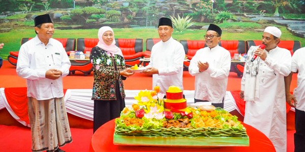 Relawan Lintas Profesi se-Tapal Kuda Deklarasi Dukungan untuk Khofifah Maju Cagub Jatim 2024