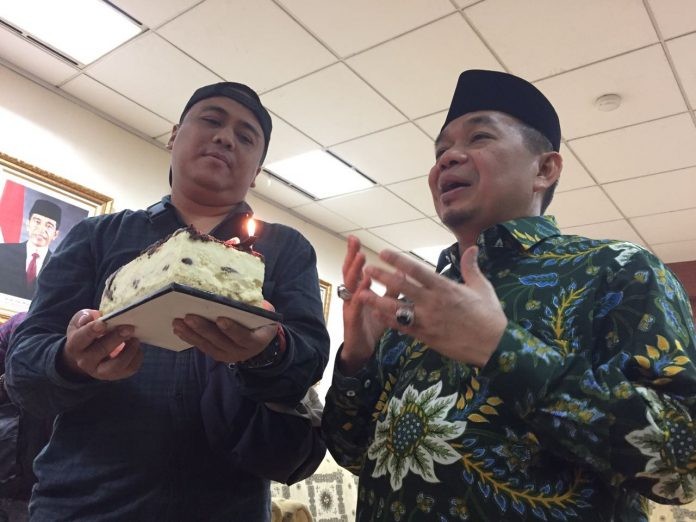 Tiba di Ruangan Kerja, Ketua Fraksi Dikejutkan Awak Media