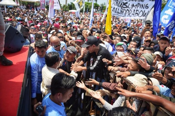 Di Arena Kampanye, Prabowo Tak Menyangka Dapat Berbagai Macam Sumbangan