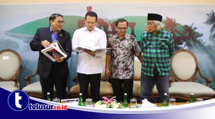 Buku Prestasi Fadli Zon Dari Kasus Ahok Sampai Rohingya