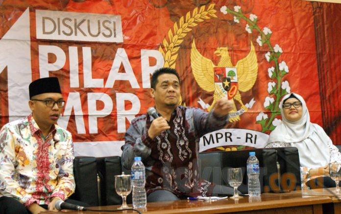 Hindari WNA Memilih, Pimpinan Komisi II Minta KPPS Teliti Lihat e-KTP
