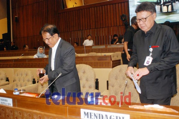 Kemendagri Tutup Sementara Akses Pengurusan KTP untuk WNA