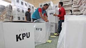 Bawaslu Temukan Kotak Suara Penyok di Jabar