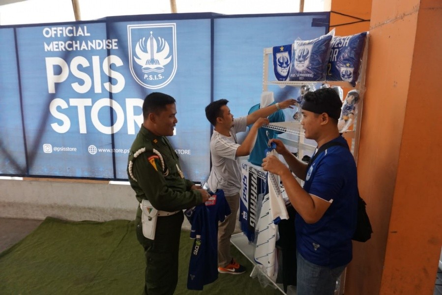 Untuk Suporter, PSIS Jual Jersey Resminya