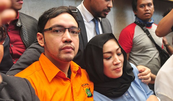 Artis Sandy Tumiwa Ditangkap Polisi Karena Kepemilikan Narkoba