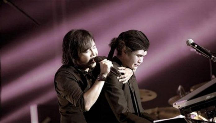 Dua Anak Ahmad Dhani Menangis Di Konser Dewa 19 Reunion