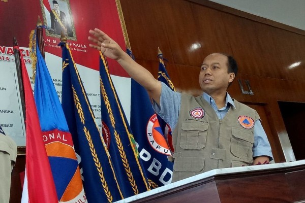 Posting Paru-Paru yang Tinggal Setengah, Humas BNPB Banjir Doa